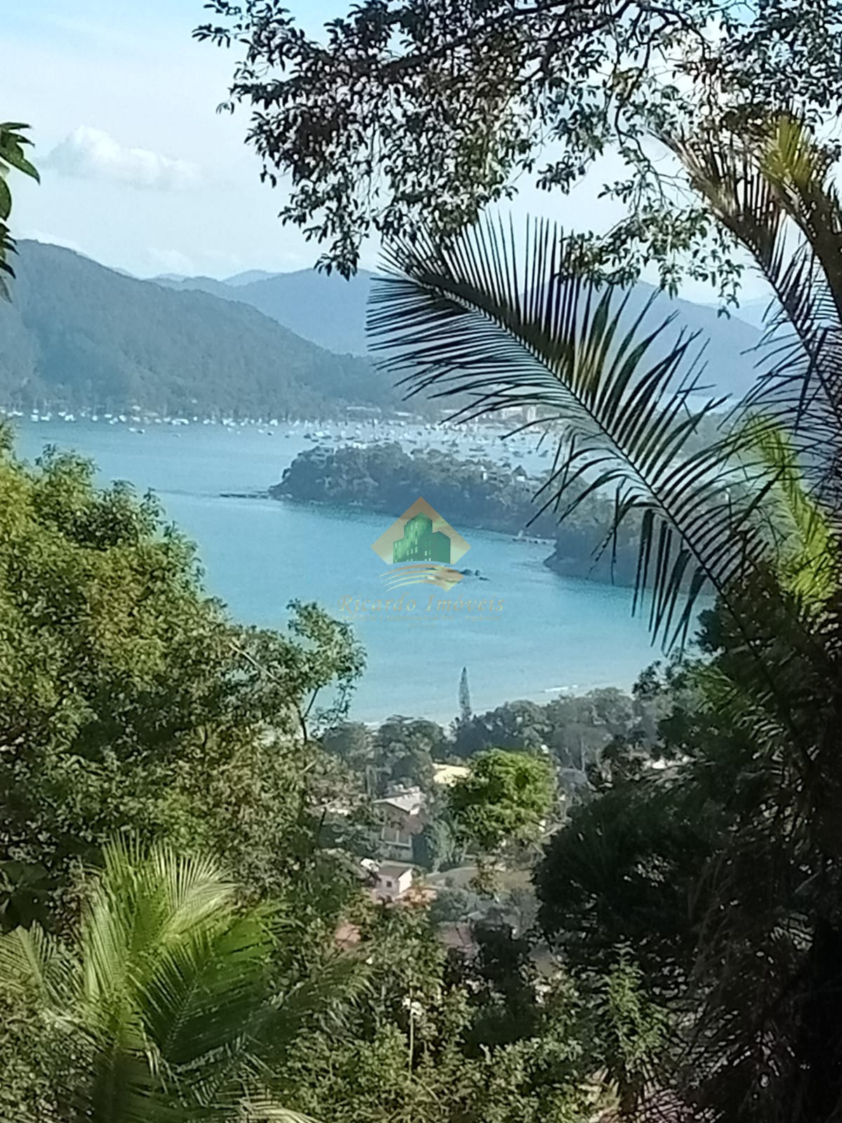 Linda vista da praia da enseada ubatuba sp